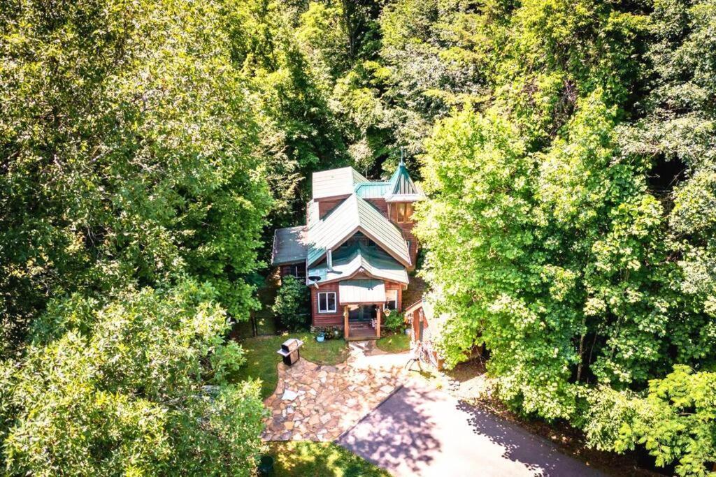 Vila Romantic Gem, 2 Acres, Hot Tub, Free Pet, King Bed Pigeon Forge Exteriér fotografie