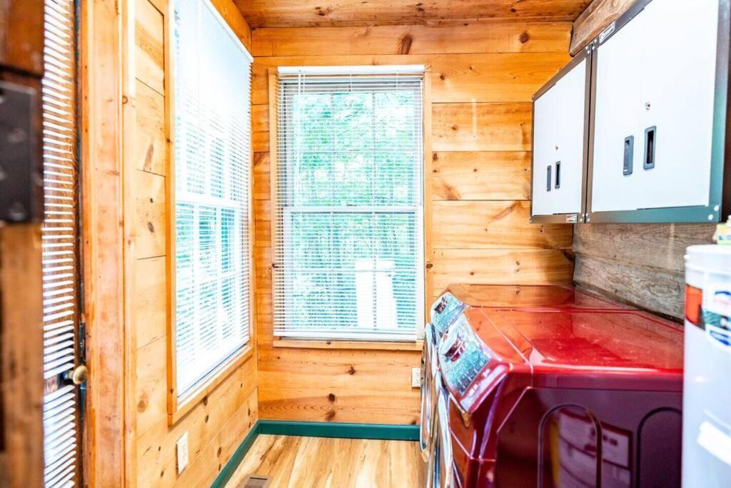 Vila Romantic Gem, 2 Acres, Hot Tub, Free Pet, King Bed Pigeon Forge Exteriér fotografie